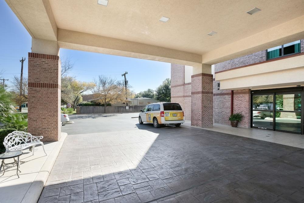 Spark By Hilton San Antonio Airport Экстерьер фото