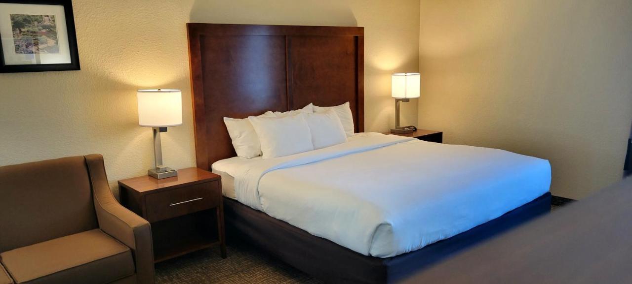 Spark By Hilton San Antonio Airport Экстерьер фото