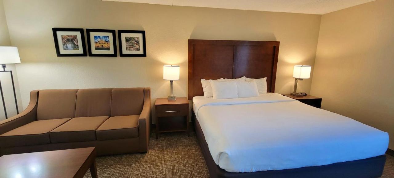Spark By Hilton San Antonio Airport Экстерьер фото