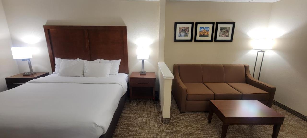 Spark By Hilton San Antonio Airport Экстерьер фото
