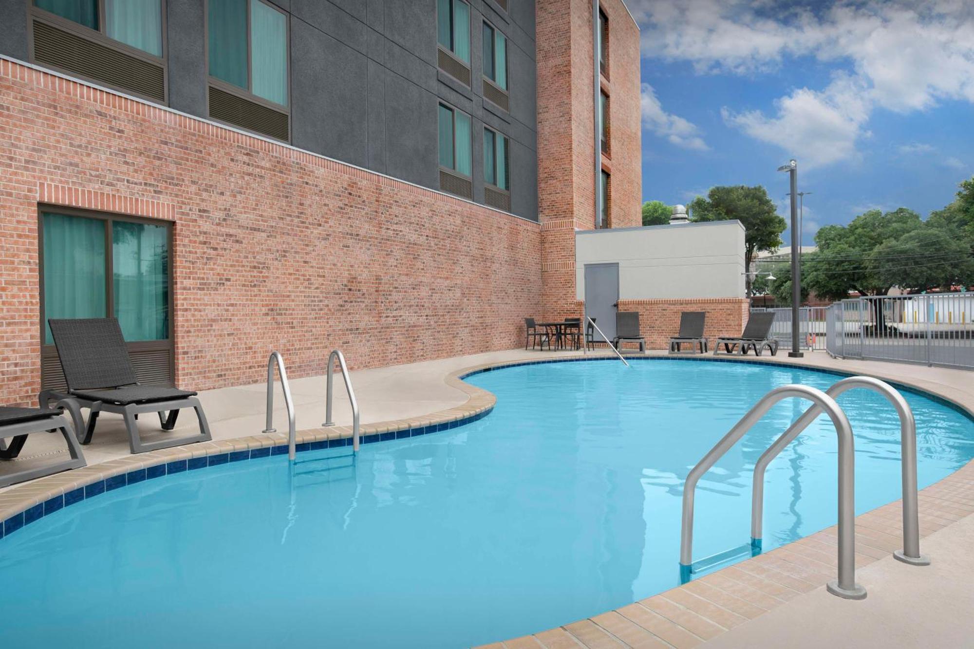 Spark By Hilton San Antonio Airport Экстерьер фото