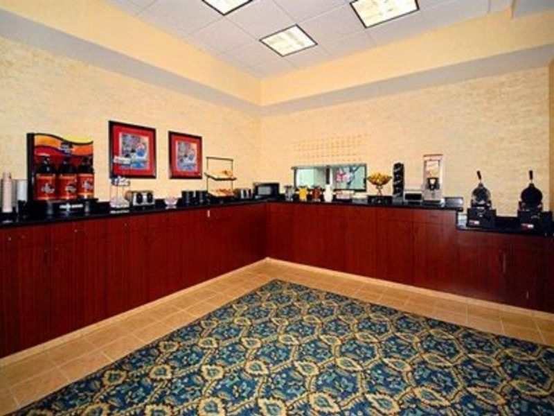 Spark By Hilton San Antonio Airport Экстерьер фото